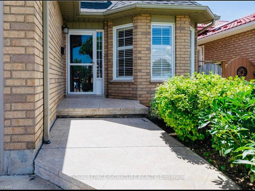 









465


Berkindale

Drive,
Hamilton,




ON
L8E 5B7

