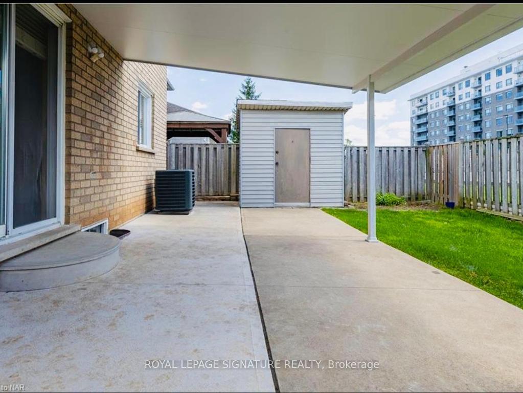 









465


Berkindale

Drive,
Hamilton,




ON
L8E 5B7

