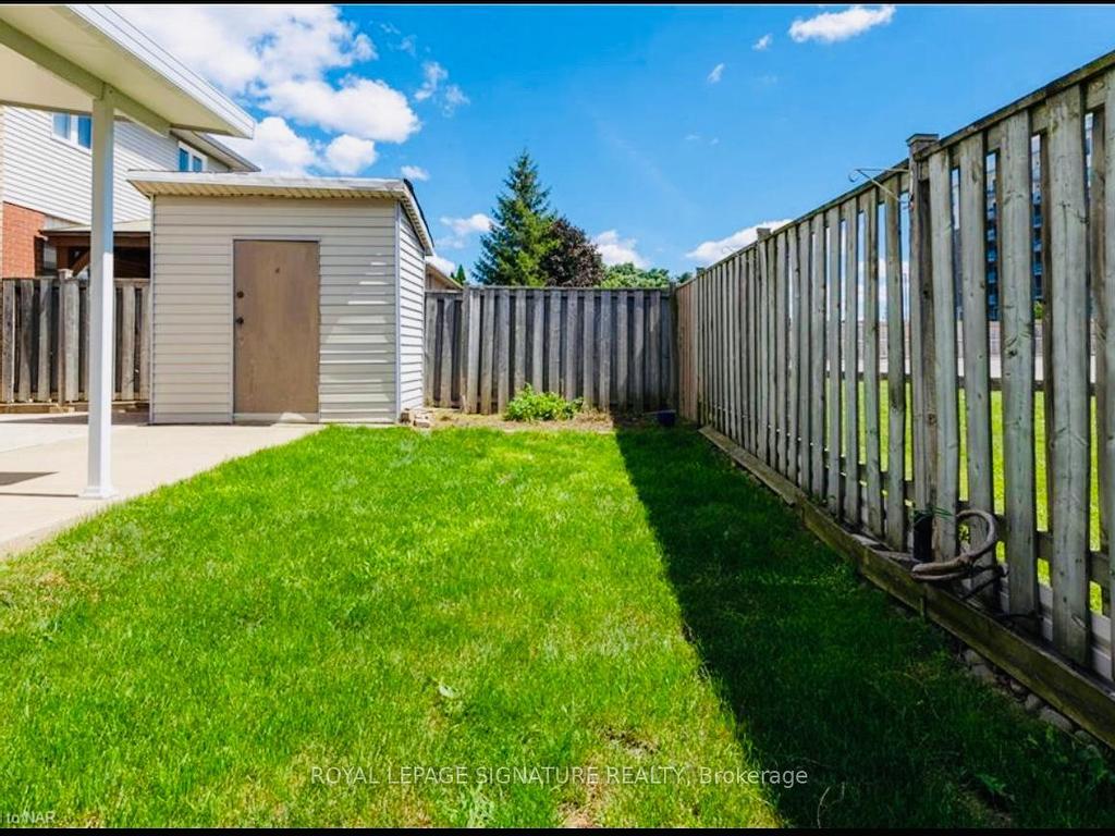 









465


Berkindale

Drive,
Hamilton,




ON
L8E 5B7

