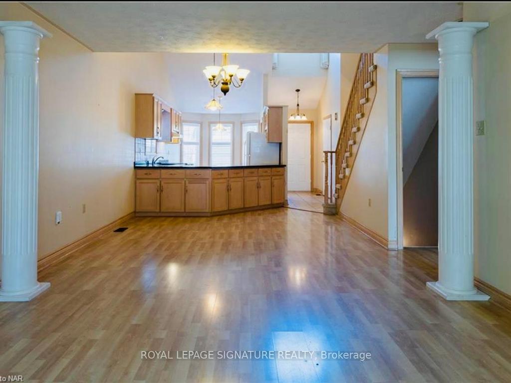 









465


Berkindale

Drive,
Hamilton,




ON
L8E 5B7

