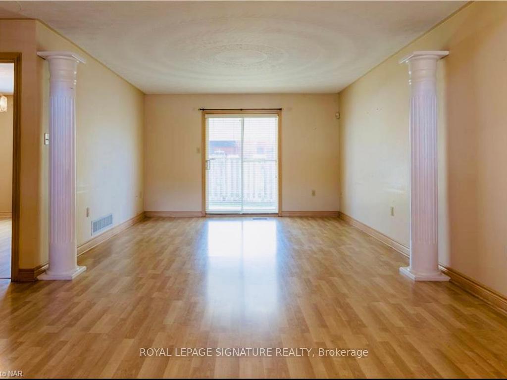 









465


Berkindale

Drive,
Hamilton,




ON
L8E 5B7

