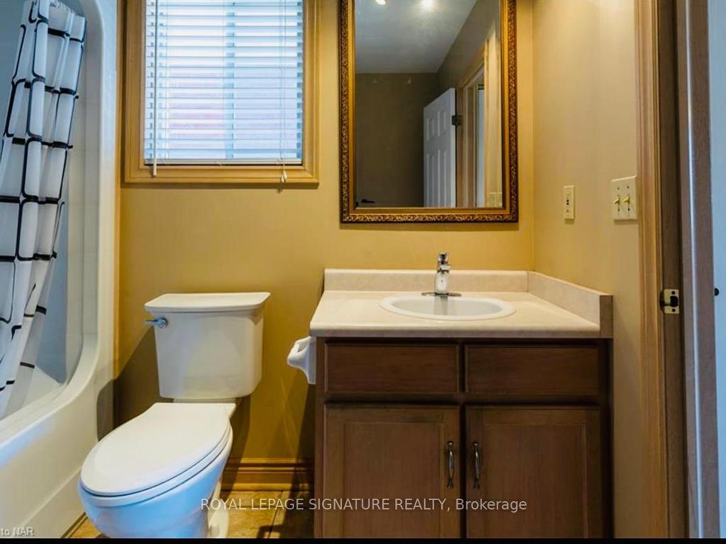 









465


Berkindale

Drive,
Hamilton,




ON
L8E 5B7

