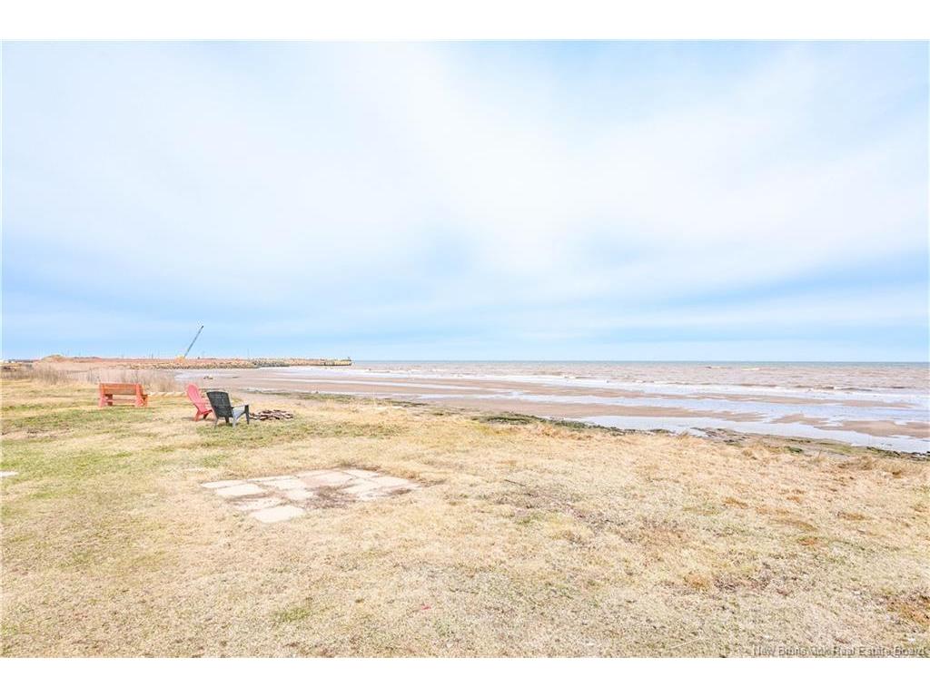 









1200


de la Mer

BLVD,
Saint-Marie-Saint-Raphaël,




NB
E8T 1V6

