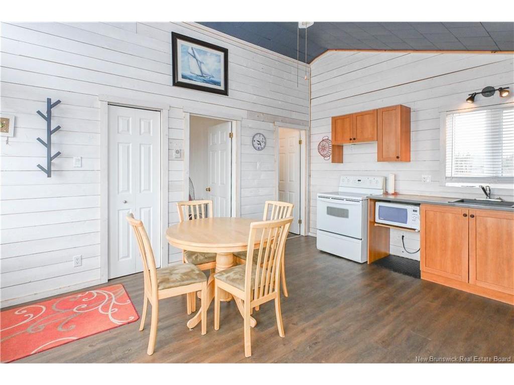 









1200


de la Mer

BLVD,
Saint-Marie-Saint-Raphaël,




NB
E8T 1V6


