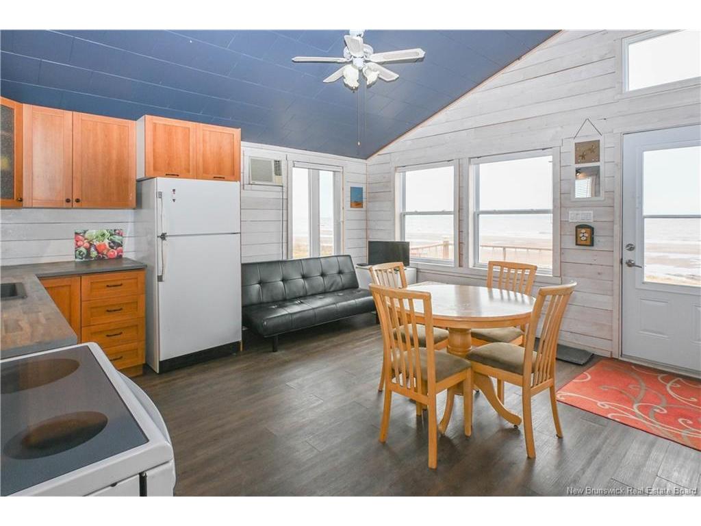 









1200


de la Mer

BLVD,
Saint-Marie-Saint-Raphaël,




NB
E8T 1V6

