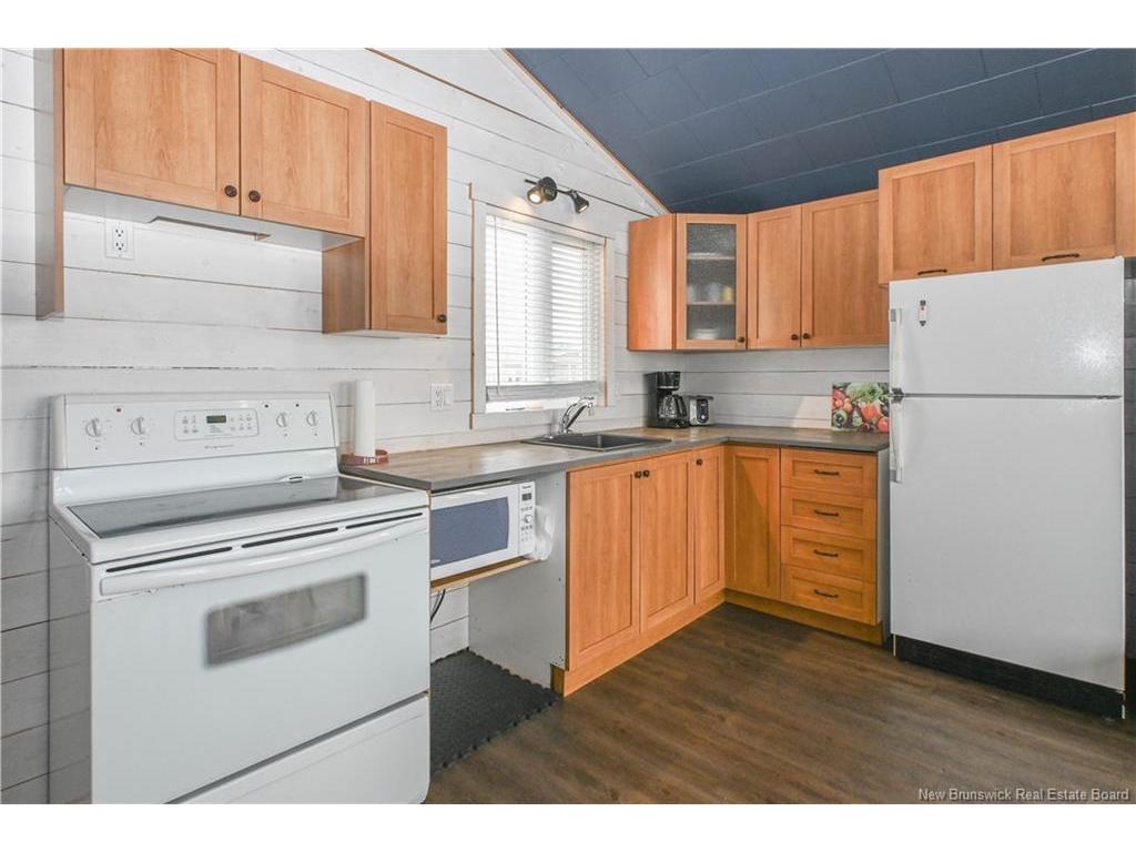 









1200


de la Mer

BLVD,
Saint-Marie-Saint-Raphaël,




NB
E8T 1V6

