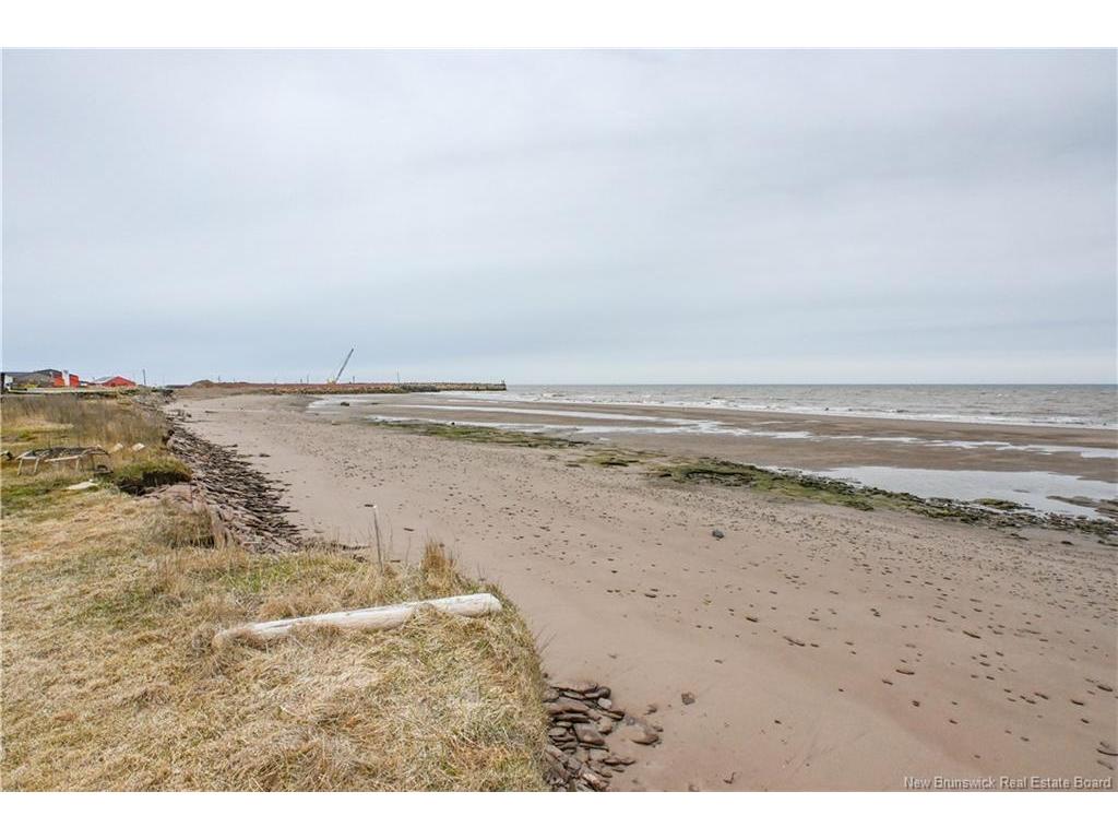 









1200


de la Mer

BLVD,
Saint-Marie-Saint-Raphaël,




NB
E8T 1V6

