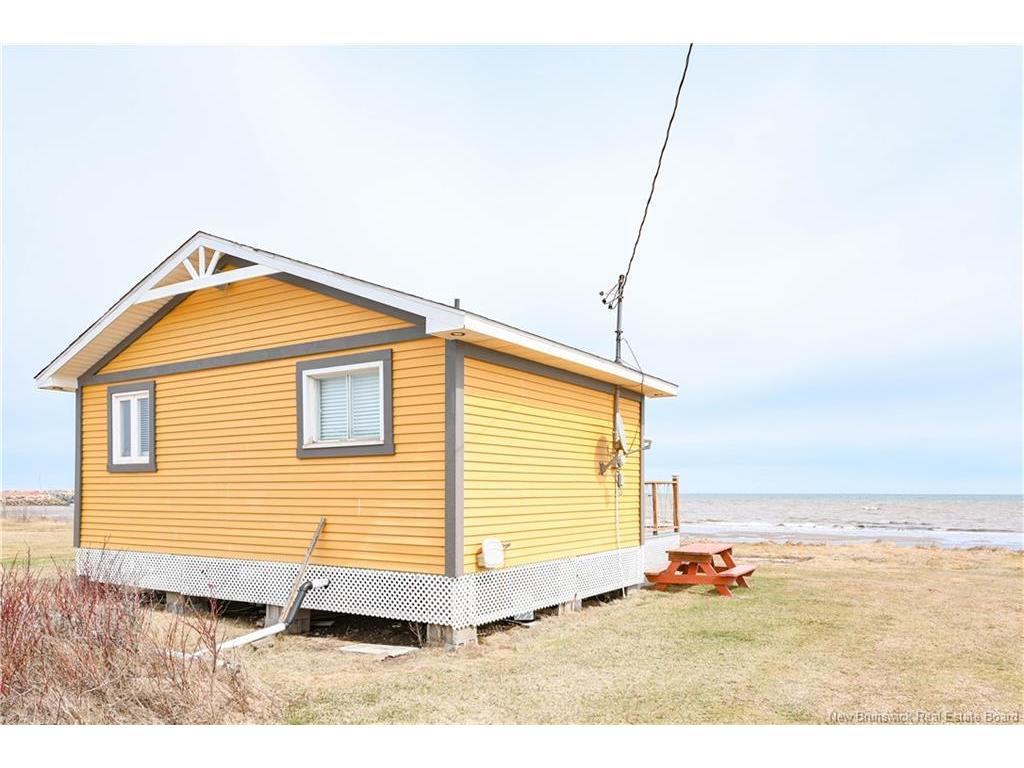 









1200


de la Mer

BLVD,
Saint-Marie-Saint-Raphaël,




NB
E8T 1V6

