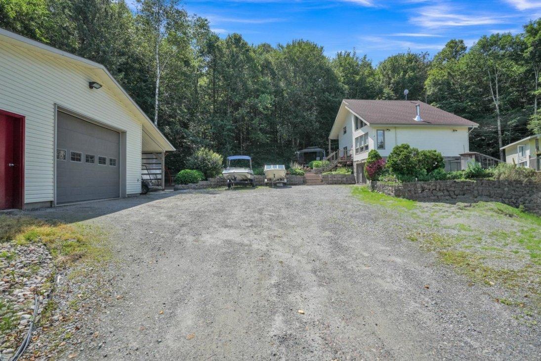 









28


Ch. des Quenouilles

,
Val-des-Monts,




QC
J8N4J5

