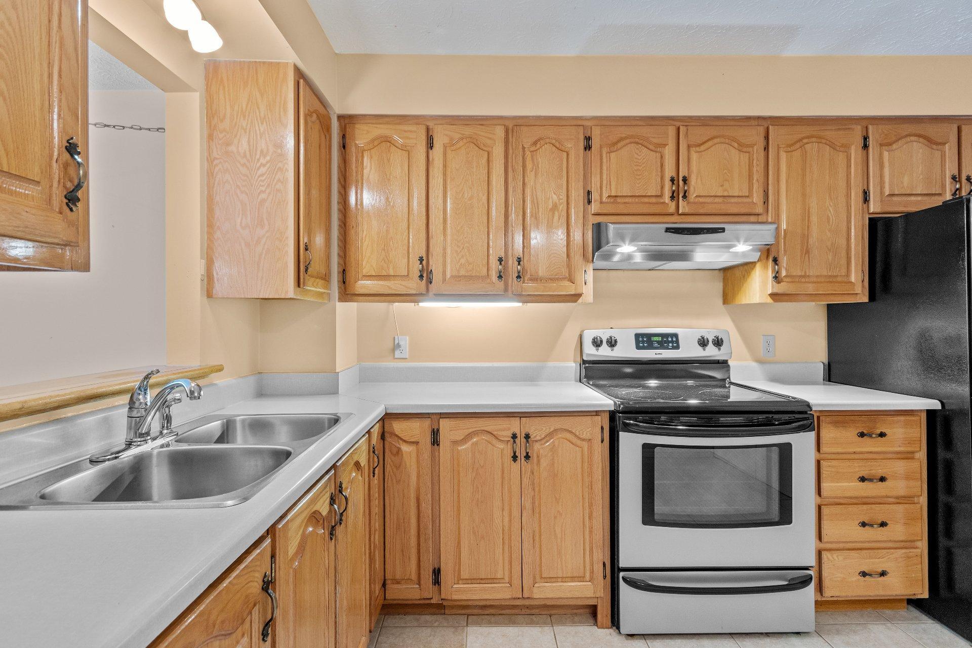 









3130


Rue des Chênes

, 303,
Sherbrooke (Les Nations),




QC
J1L1Y9

