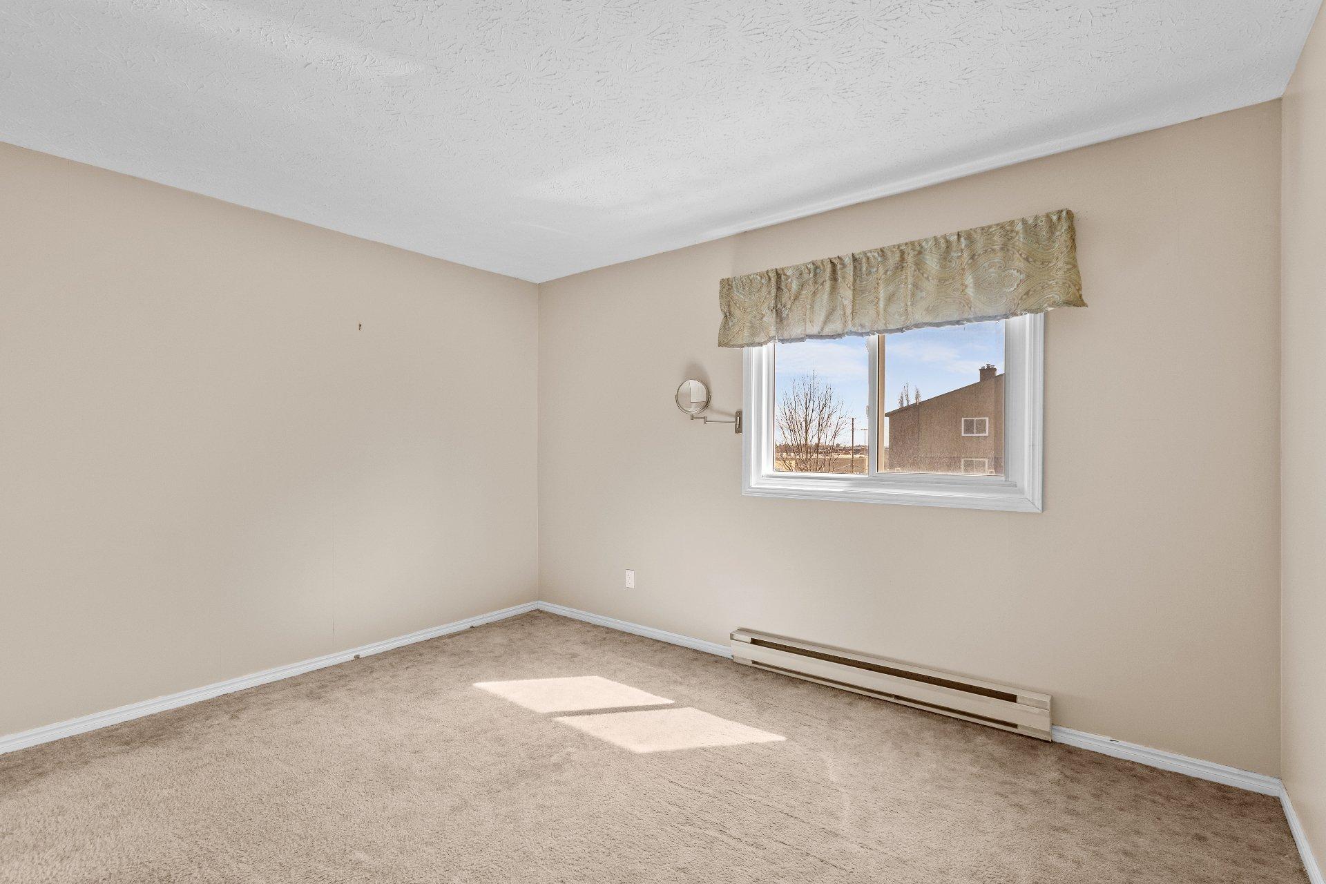 









3130


Rue des Chênes

, 303,
Sherbrooke (Les Nations),




QC
J1L1Y9

