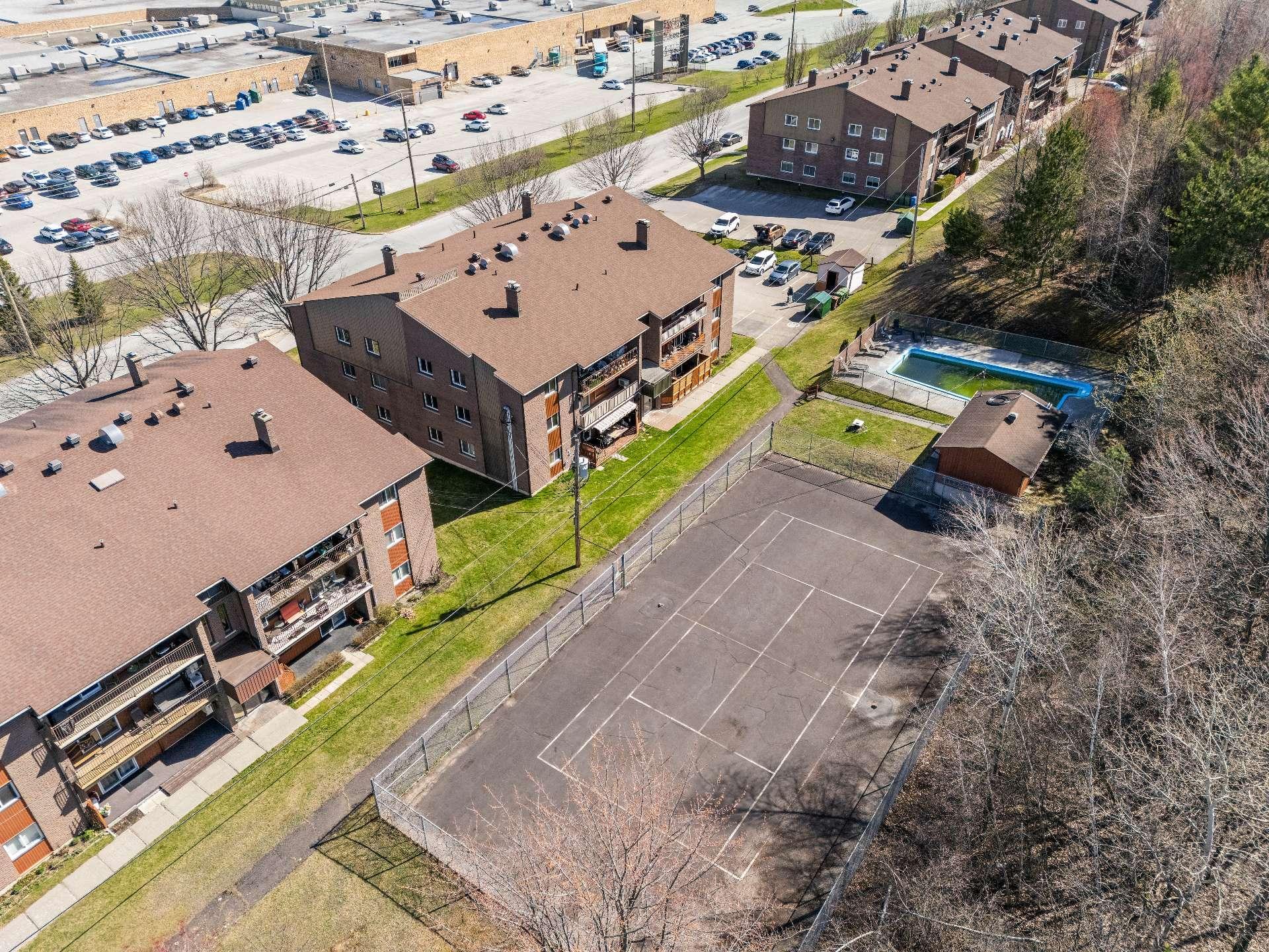 









3130


Rue des Chênes

, 303,
Sherbrooke (Les Nations),




QC
J1L1Y9

