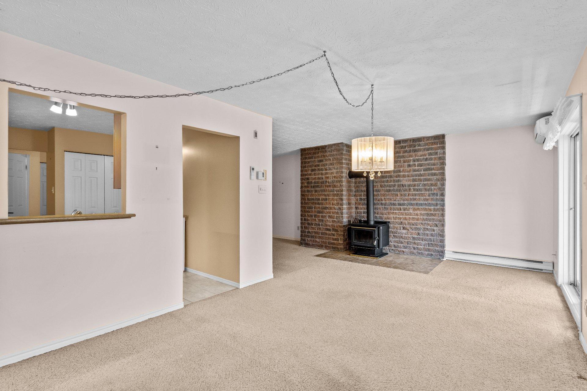 









3130


Rue des Chênes

, 303,
Sherbrooke (Les Nations),




QC
J1L1Y9

