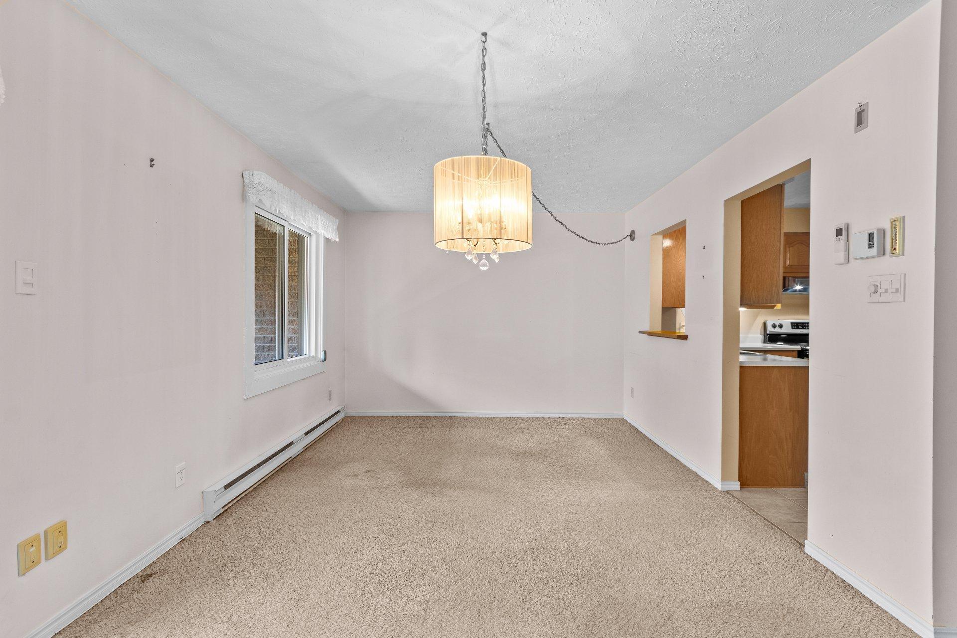 









3130


Rue des Chênes

, 303,
Sherbrooke (Les Nations),




QC
J1L1Y9

