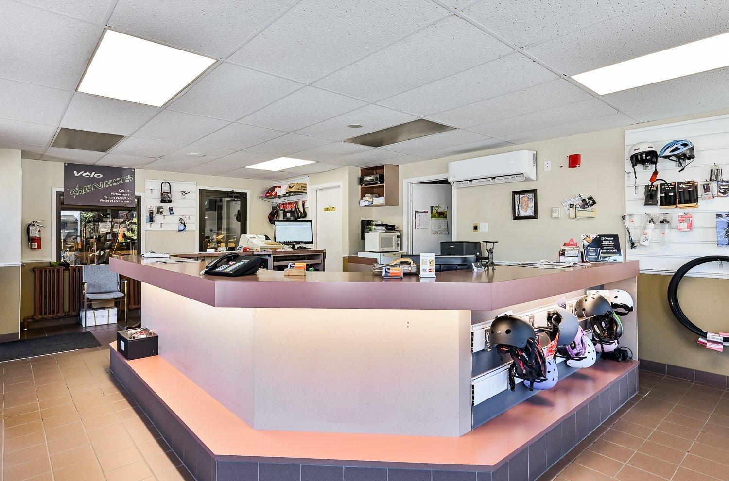 









180

 - 184


Rue St-Louis

,
Longueuil (Le Vieux-Longueuil),




QC
J4R2L5

