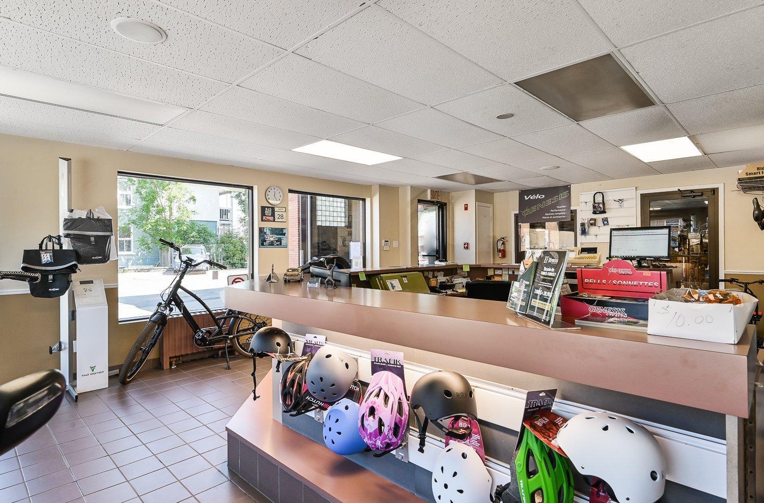 









180

 - 184


Rue St-Louis

,
Longueuil (Le Vieux-Longueuil),




QC
J4R2L5

