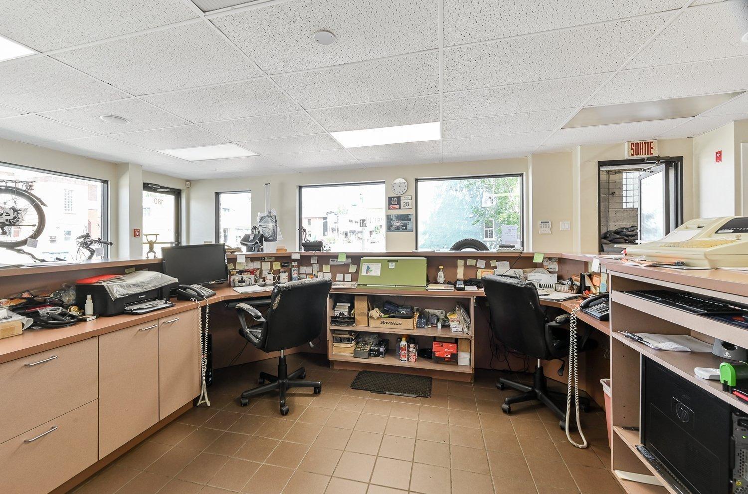 









180

 - 184


Rue St-Louis

,
Longueuil (Le Vieux-Longueuil),




QC
J4R2L5

