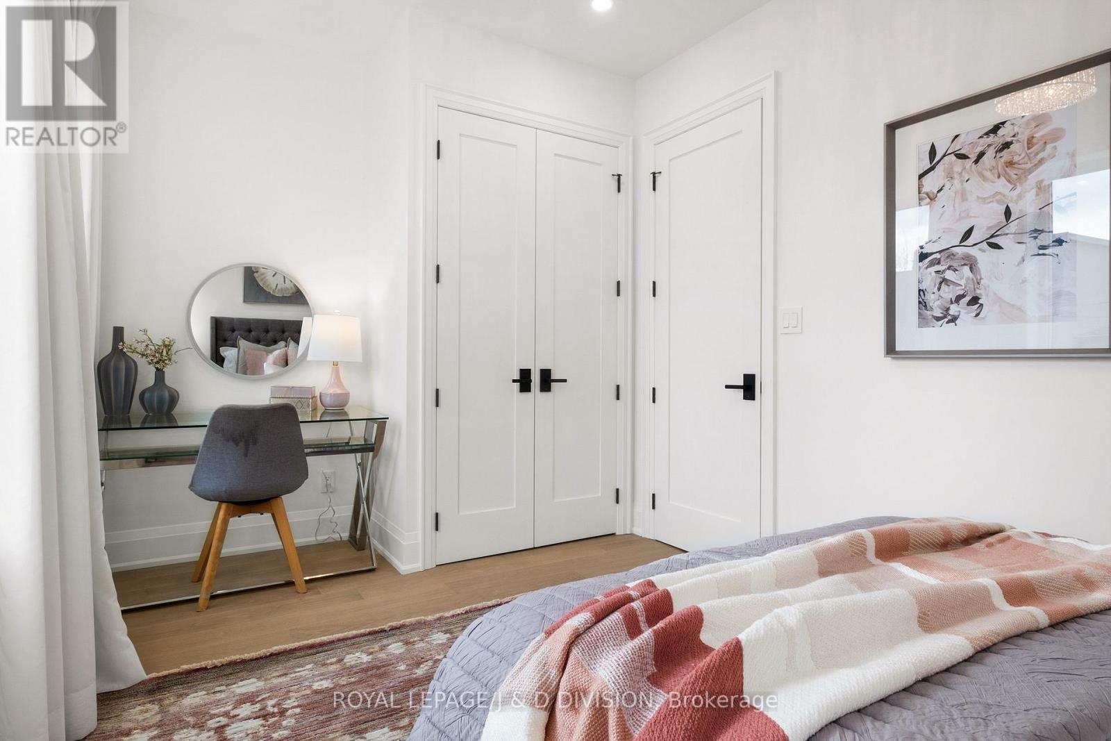 












28 MELVILLE AVENUE

,
Toronto,




Ontario
M6G1Y2

