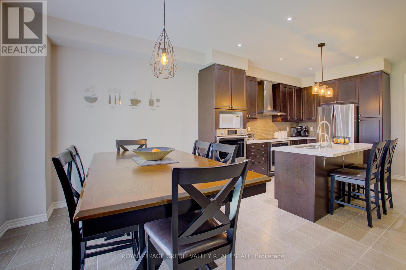 












37 VINCENT STREET

,
Centre Wellington,




Ontario
N1M0E4

