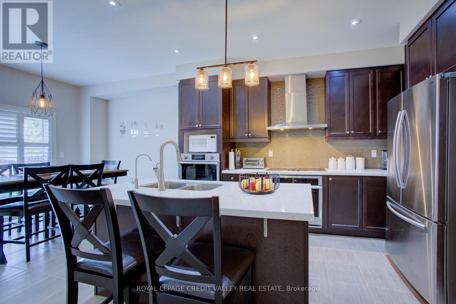 












37 VINCENT STREET

,
Centre Wellington,




Ontario
N1M0E4

