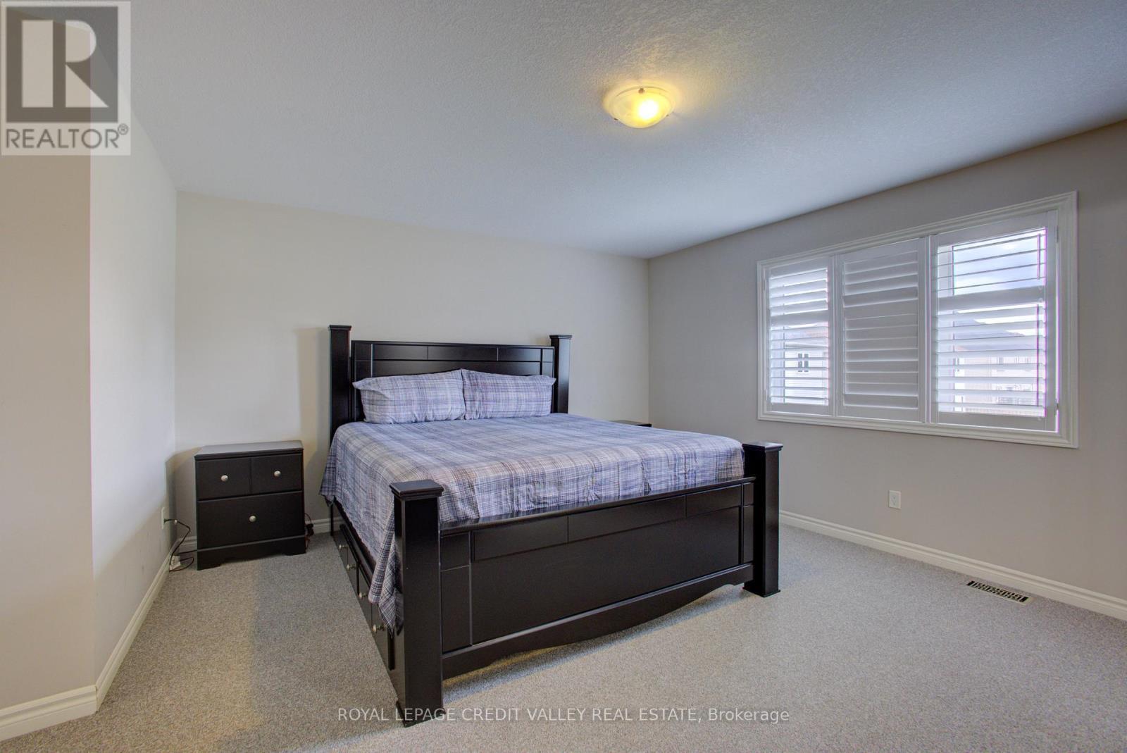 












37 VINCENT STREET

,
Centre Wellington,




Ontario
N1M0E4

