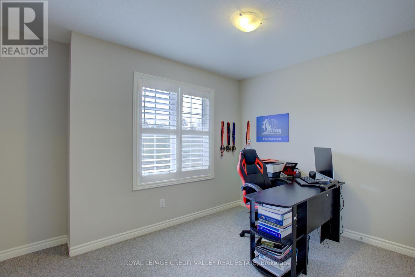 












37 VINCENT STREET

,
Centre Wellington,




Ontario
N1M0E4

