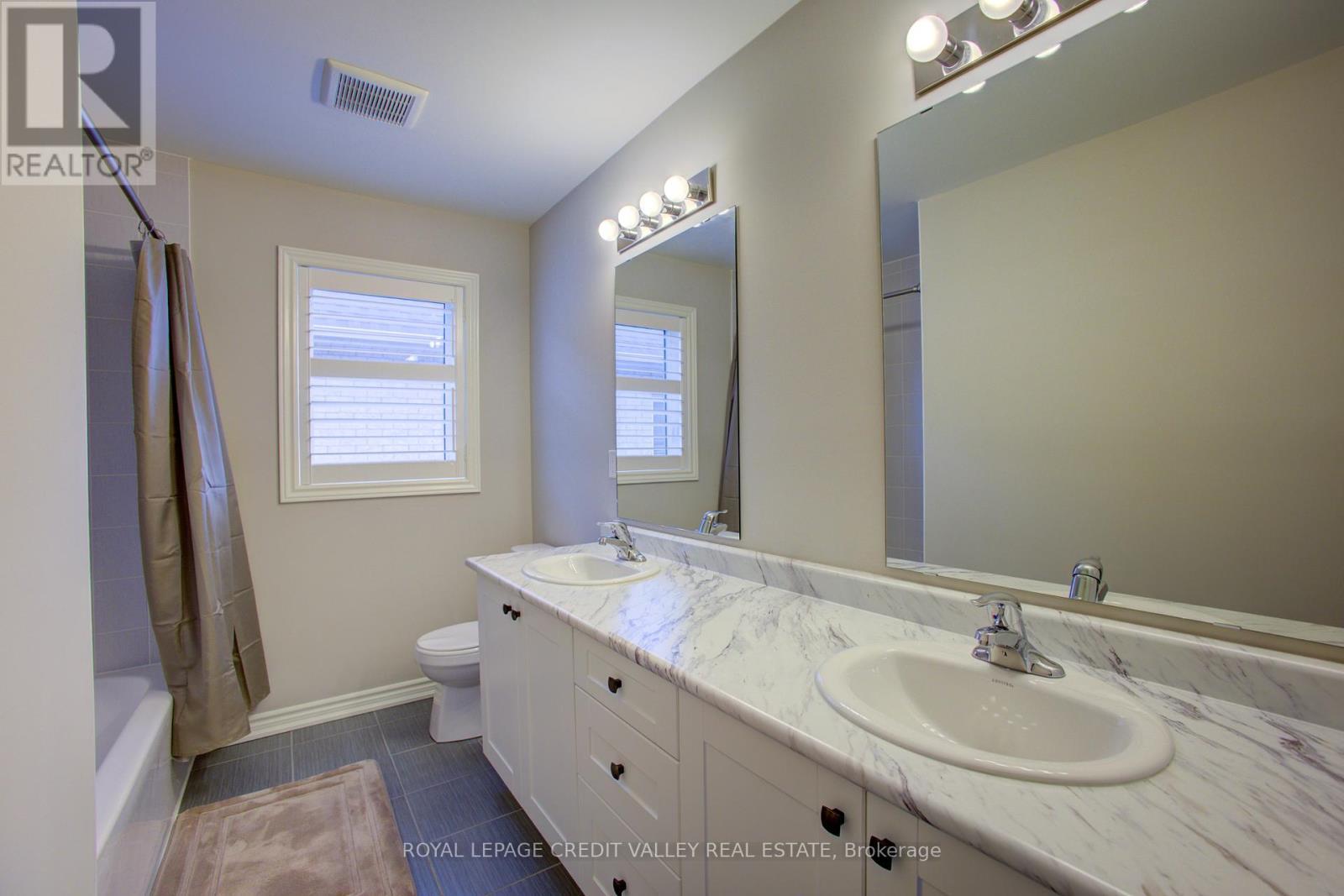 












37 VINCENT STREET

,
Centre Wellington,




Ontario
N1M0E4

