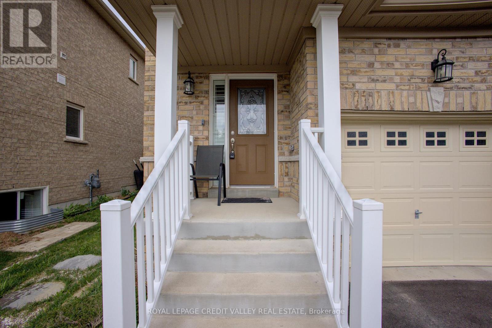 












37 VINCENT STREET

,
Centre Wellington,




Ontario
N1M0E4

