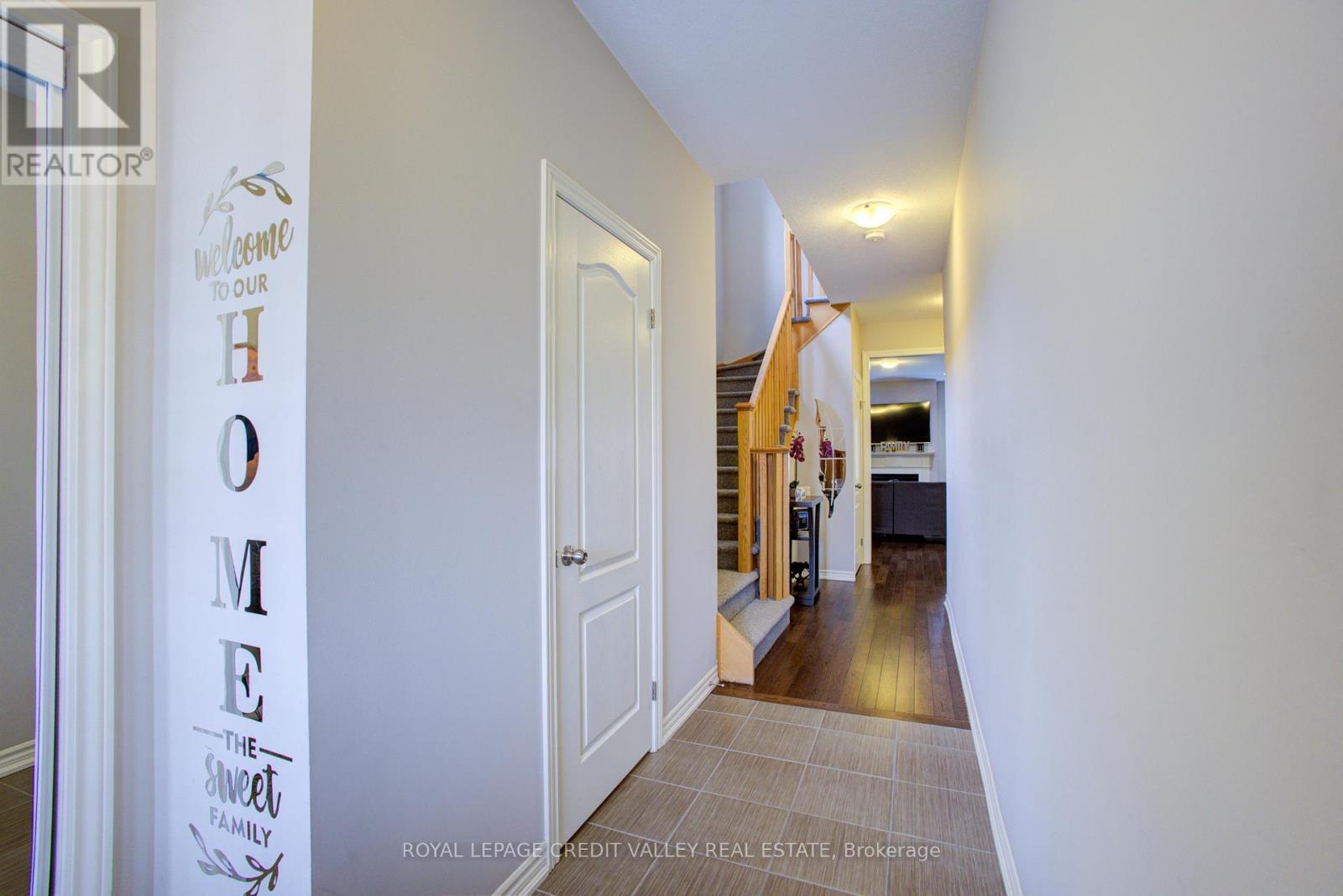 












37 VINCENT STREET

,
Centre Wellington,




Ontario
N1M0E4

