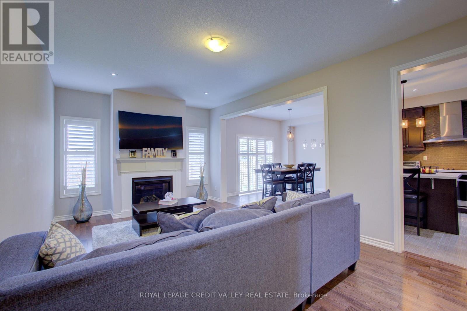 












37 VINCENT STREET

,
Centre Wellington,




Ontario
N1M0E4


