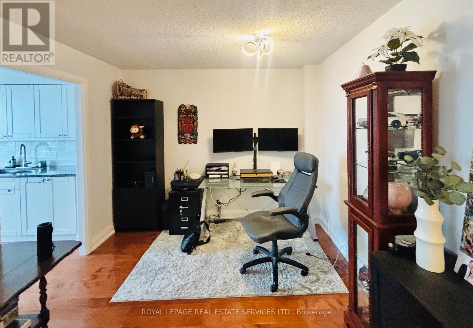 












909 - 1 ABERFOYLE CRESCENT

,
Toronto,




Ontario
M8X2X8

