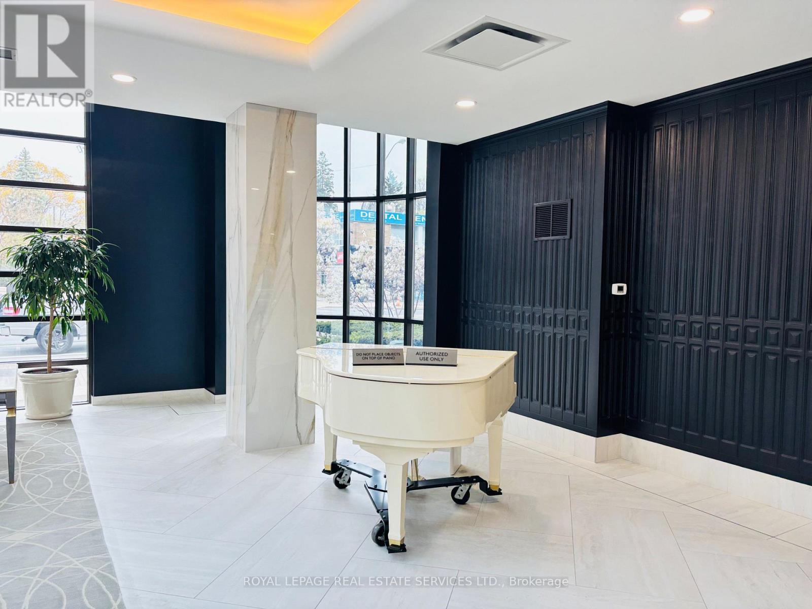 












909 - 1 ABERFOYLE CRESCENT

,
Toronto,




Ontario
M8X2X8

