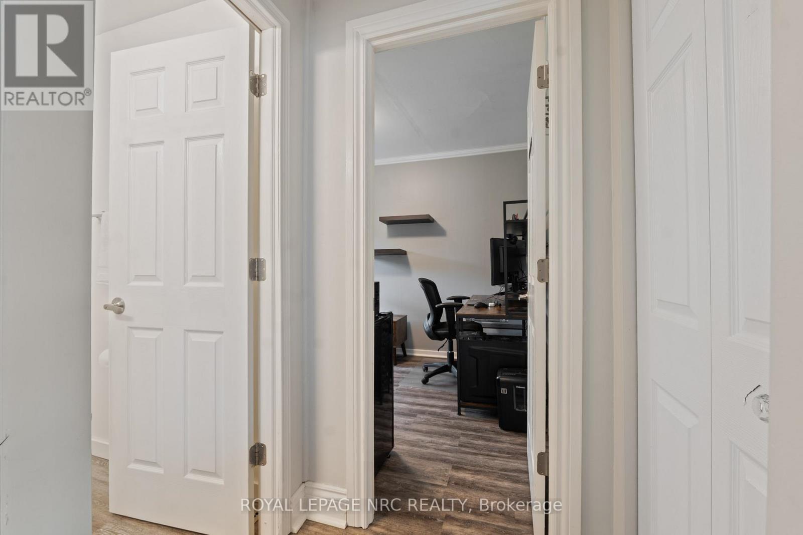 












7 LANCASTER AVENUE

,
St. Catharines (E. Chester),




Ontario
L2R2R5

