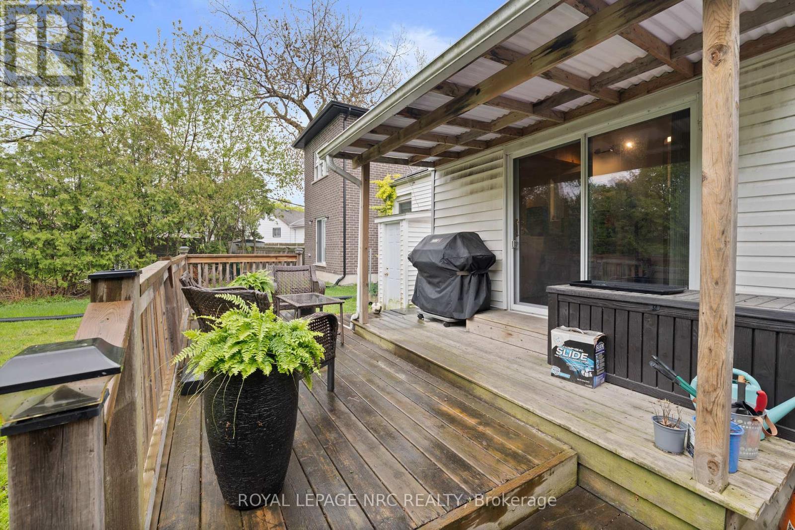 












7 LANCASTER AVENUE

,
St. Catharines (E. Chester),




Ontario
L2R2R5

