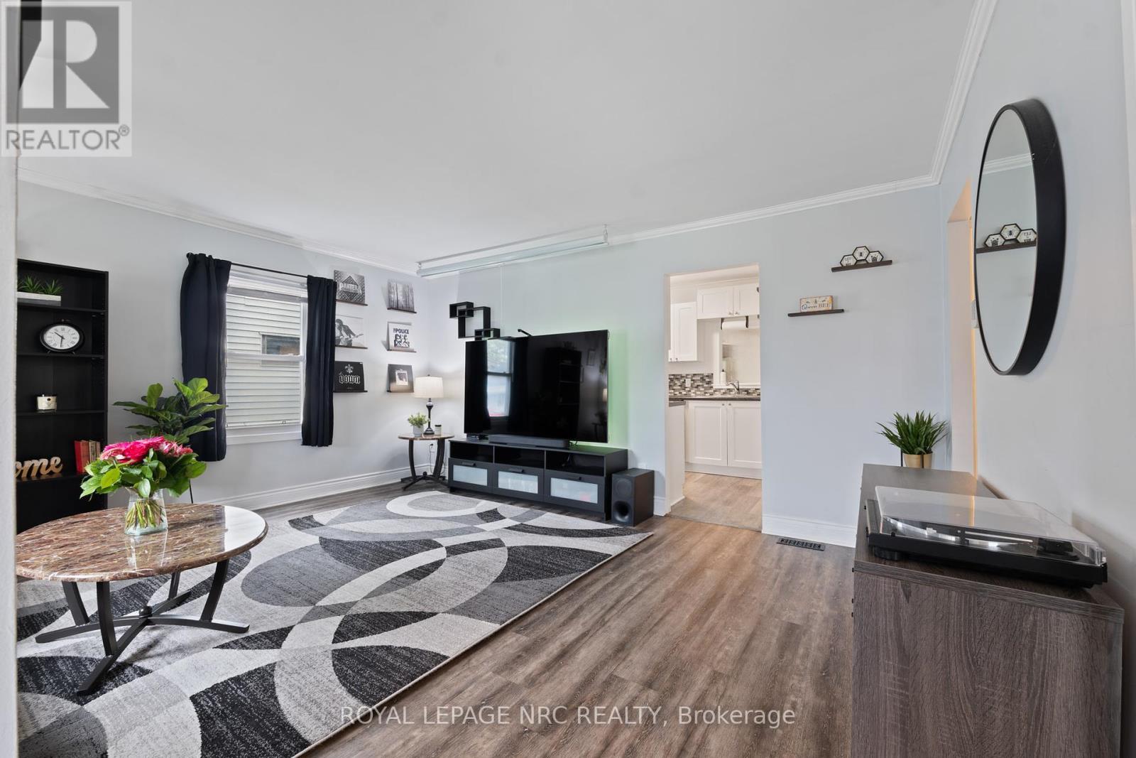 












7 LANCASTER AVENUE

,
St. Catharines (E. Chester),




Ontario
L2R2R5


