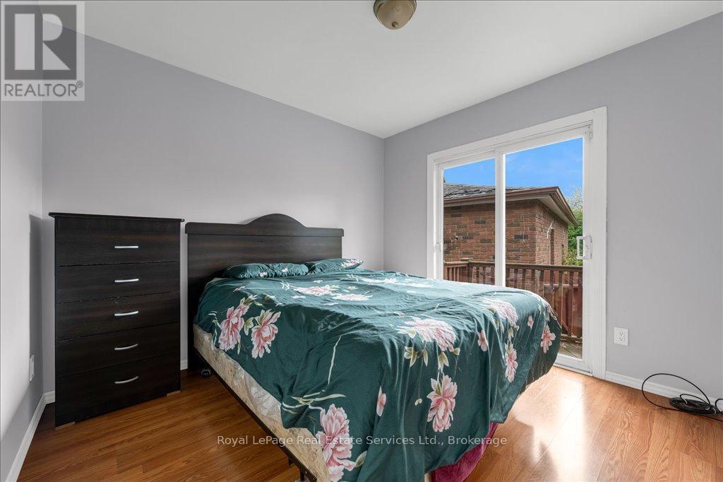 












51 ATHENS STREET

,
Hamilton (Yeoville),




Ontario
L9C3K8

