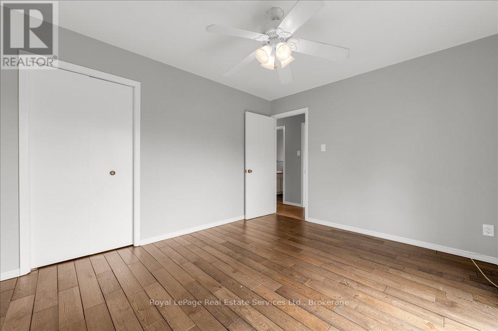 












51 ATHENS STREET

,
Hamilton (Yeoville),




Ontario
L9C3K8


