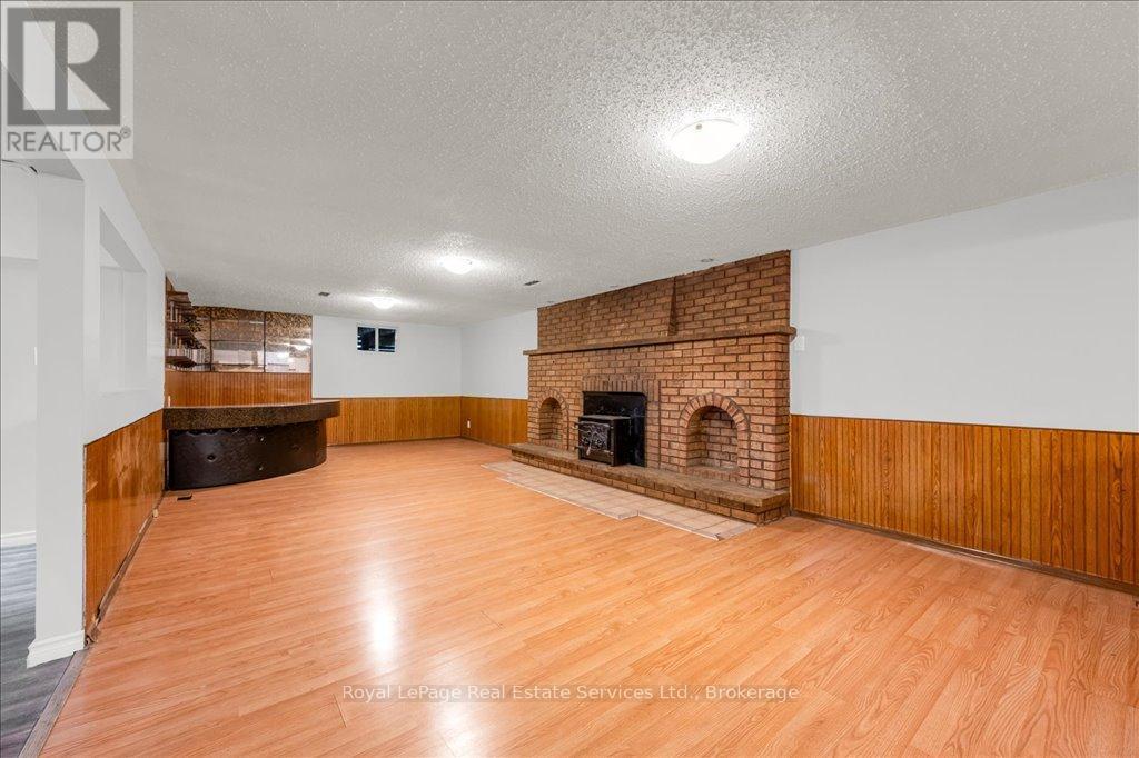 












51 ATHENS STREET

,
Hamilton (Yeoville),




Ontario
L9C3K8

