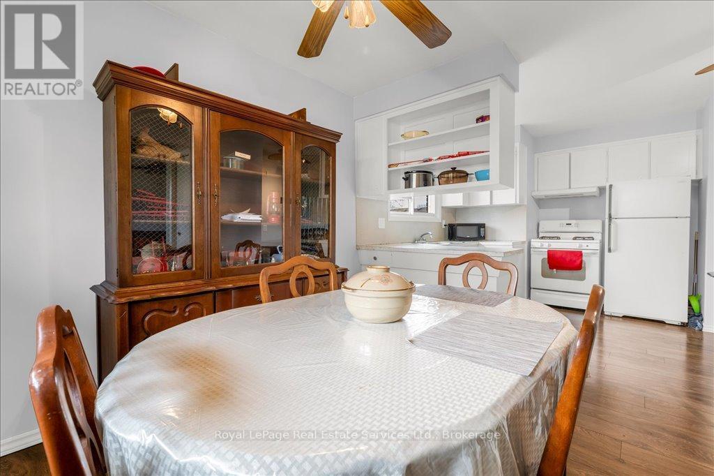 












51 ATHENS STREET

,
Hamilton (Yeoville),




Ontario
L9C3K8

