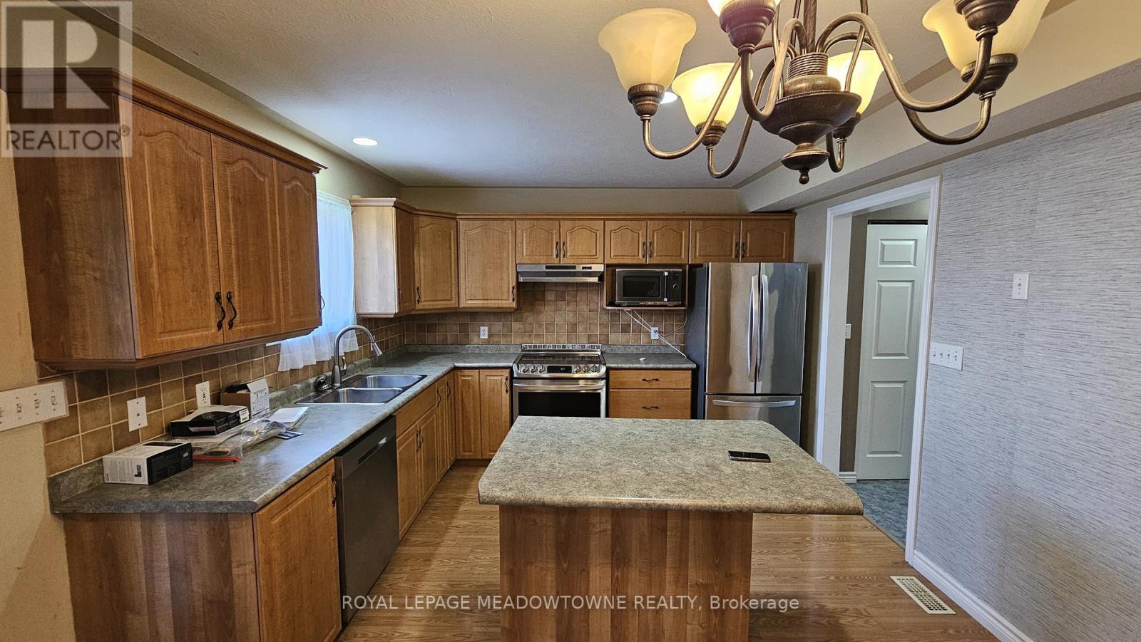 












135 TAYLOR TRAIL

,
Chatham-Kent,




Ontario
N7L5N6

