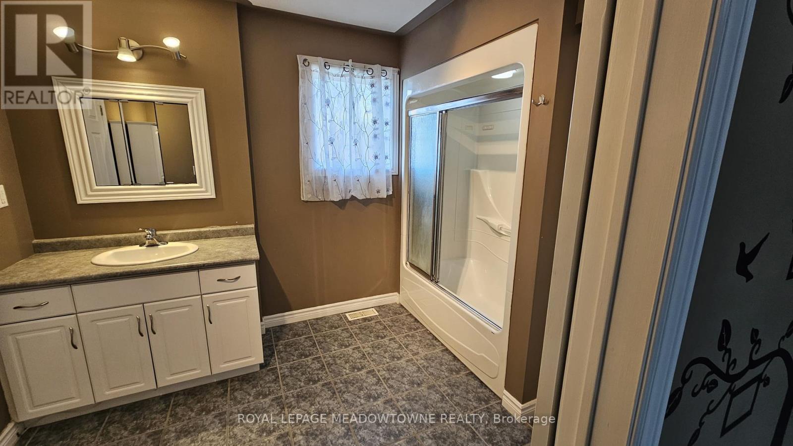 












135 TAYLOR TRAIL

,
Chatham-Kent,




Ontario
N7L5N6


