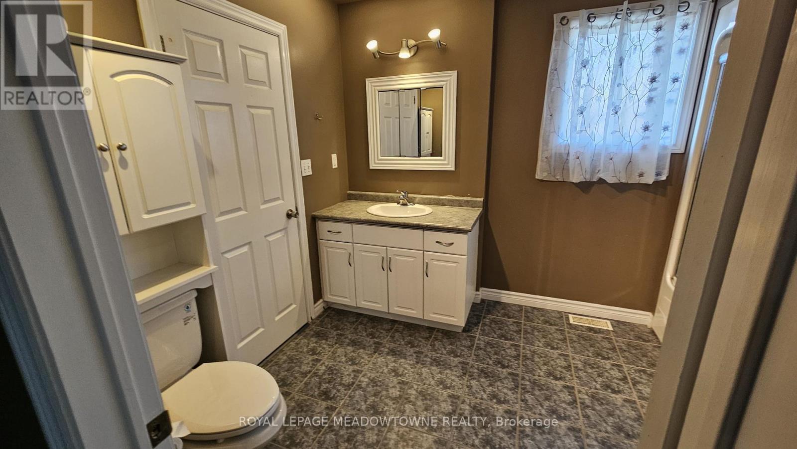 












135 TAYLOR TRAIL

,
Chatham-Kent,




Ontario
N7L5N6

