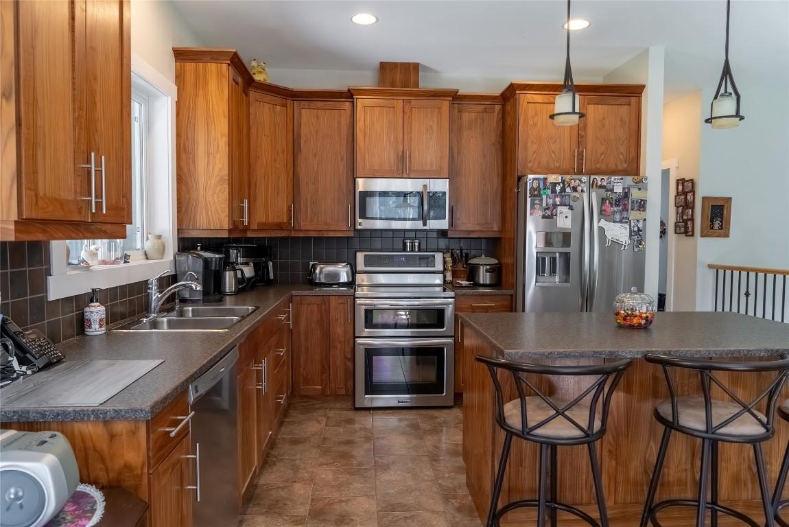 









7956


Foothills

Drive,
Mayook,




BC
V1C 7B2

