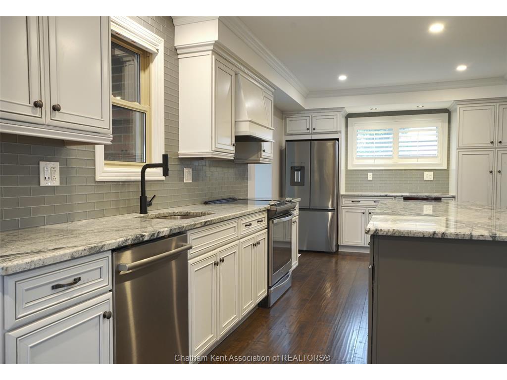 









16


Buckingham

Avenue,
Chatham,




ON
N7M 3B4

