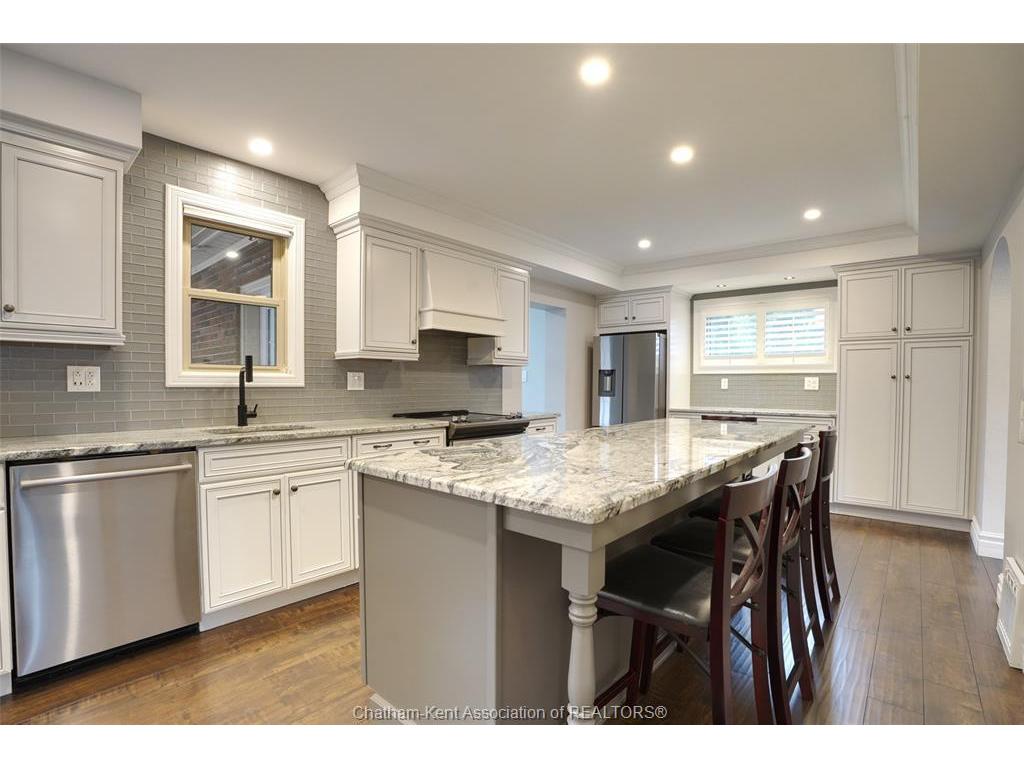 









16


Buckingham

Avenue,
Chatham,




ON
N7M 3B4

