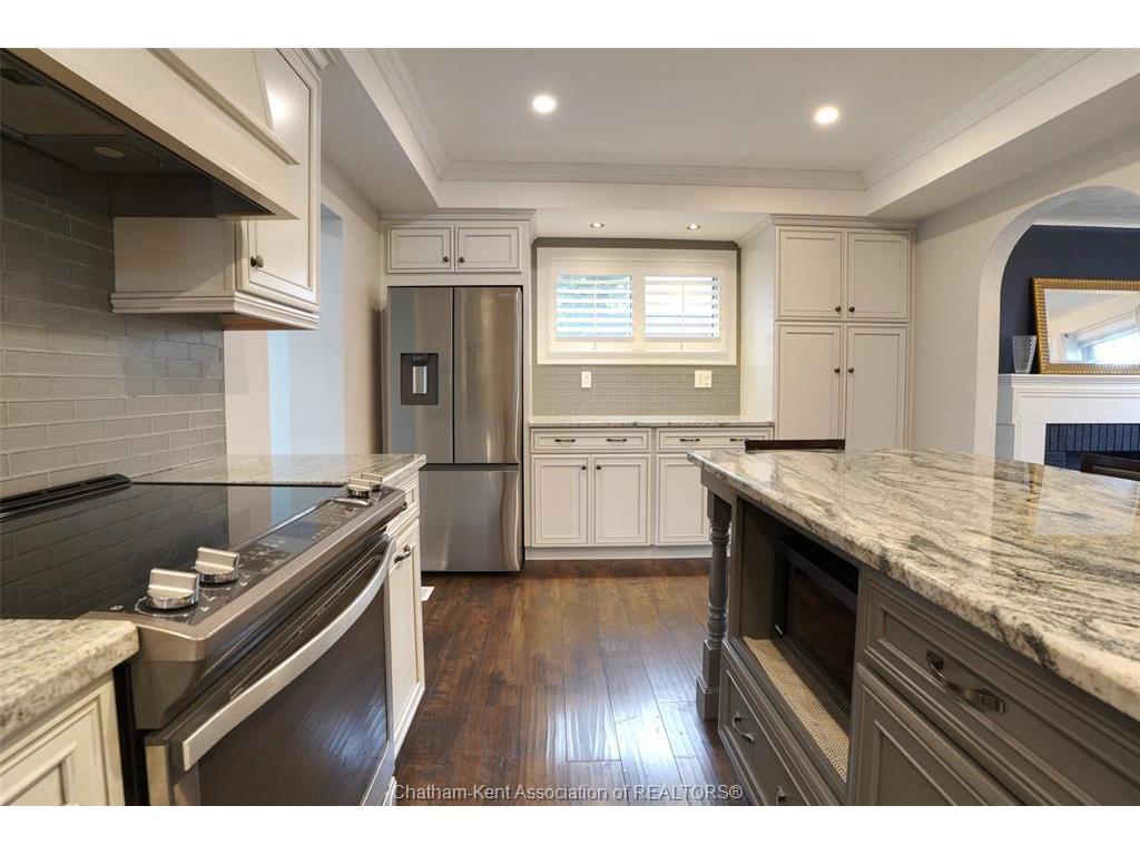 









16


Buckingham

Avenue,
Chatham,




ON
N7M 3B4

