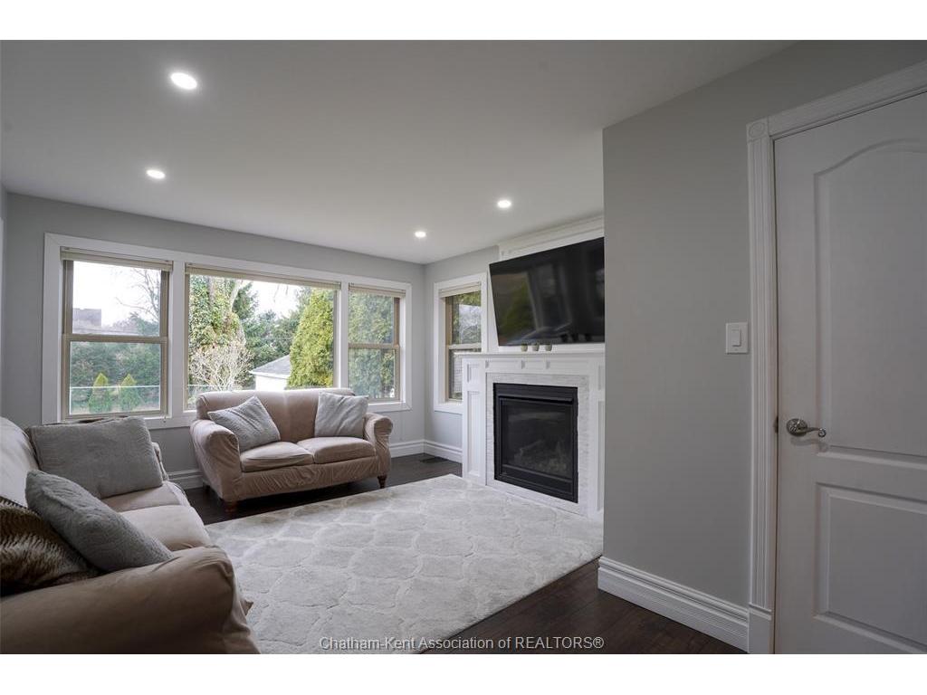 









16


Buckingham

Avenue,
Chatham,




ON
N7M 3B4

