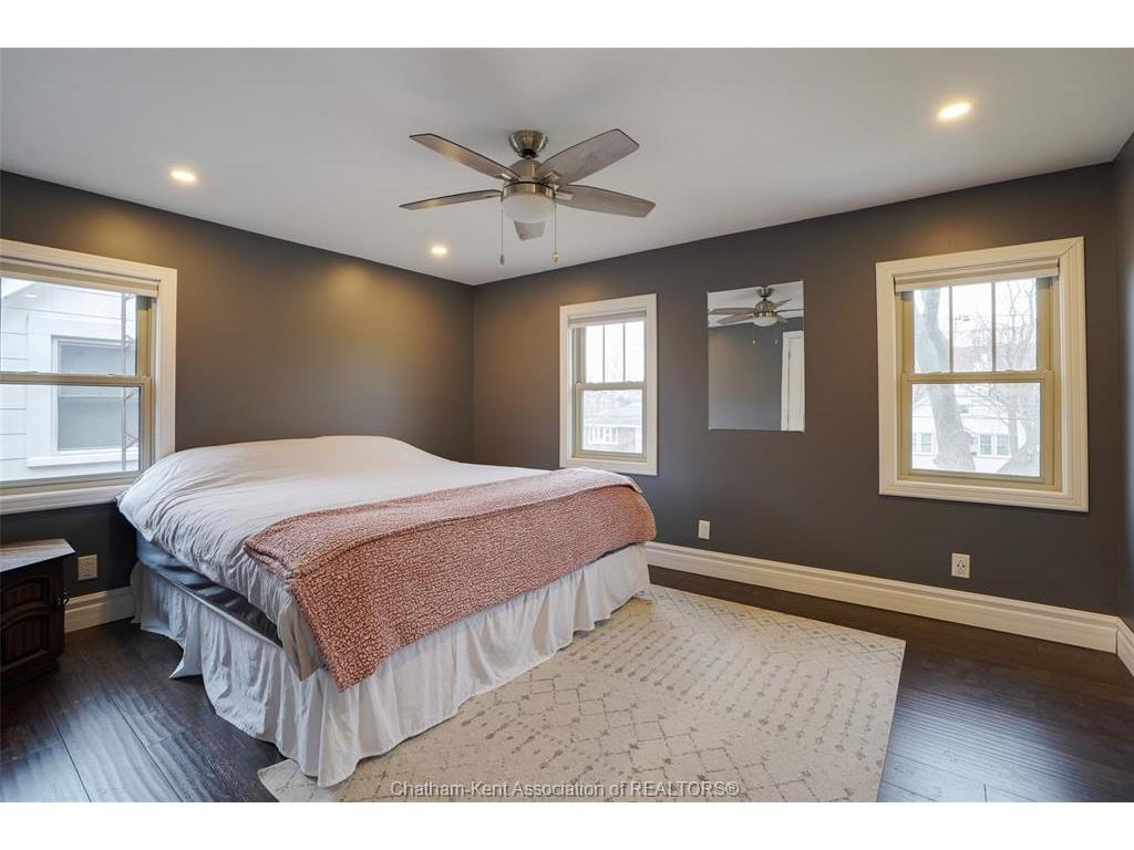 









16


Buckingham

Avenue,
Chatham,




ON
N7M 3B4

