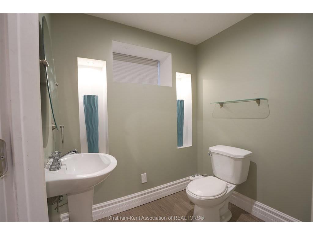 









16


Buckingham

Avenue,
Chatham,




ON
N7M 3B4

