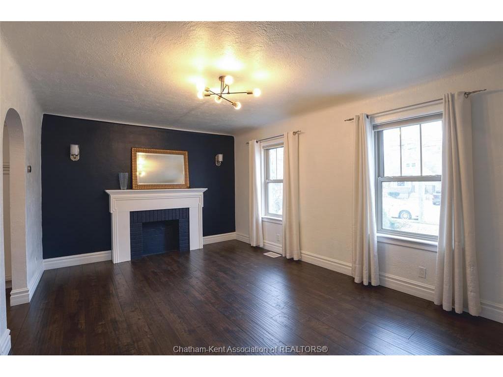 









16


Buckingham

Avenue,
Chatham,




ON
N7M 3B4

